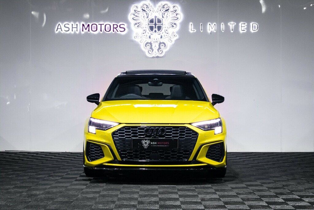 Audi A3 1.5 Tfsi 35 Black Edition VN73CSX Yellow #4