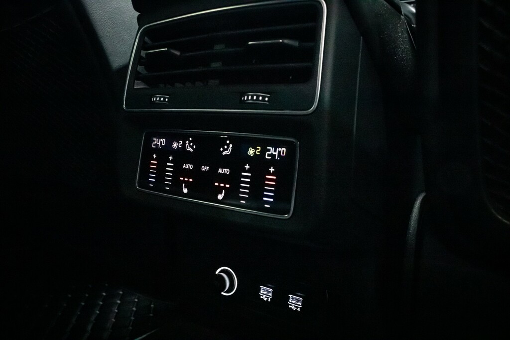 Audi SQ8 4L Vorsprung Black #29