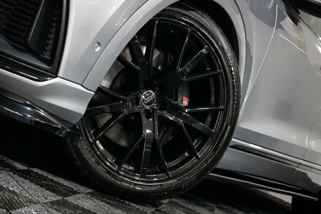 Audi SQ8 4L Vorsprung Black #4