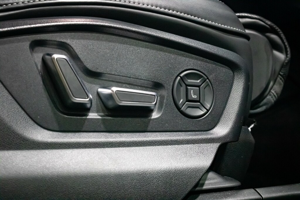 Audi SQ8 4L Vorsprung Black #18