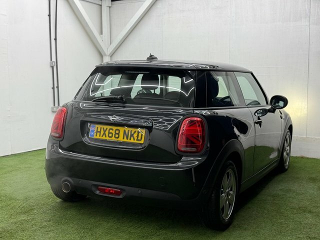 Mini Hatch 2018 1.5 Cooper Classic Euro 6 Ss HX68NKD Black #6