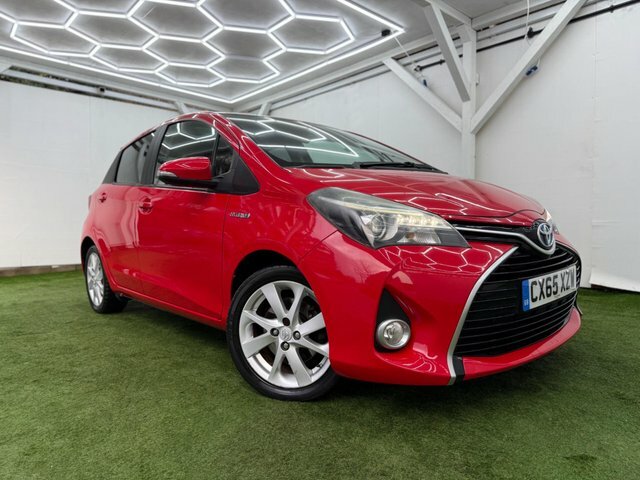 Toyota Yaris 2015 1.5 Vvt-h Sport E-cvt Euro 6 CX65XZW Red #4