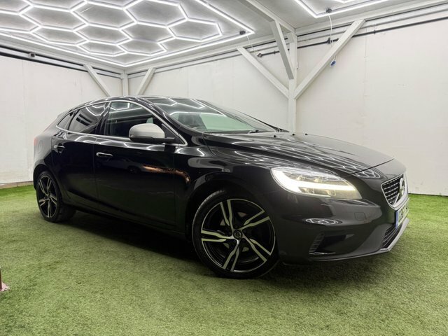 Volvo V40 2018 2.0 D2 R-design Pro Euro 6 Ss GD67YHA Black #4