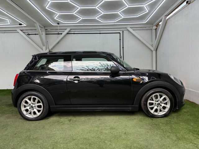 Mini Hatch 2015 1.5 Cooper Euro 6 Ss RA65RZX Black #2