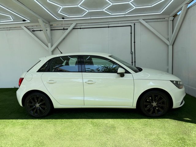 Audi A1 2012 1.6 Tdi Sport Sportback Euro 5 Ss YF12CGO White #2