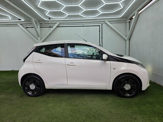 Toyota Aygo 2015 1.0 Vvt-i X-pression Euro 5 Euro 5 FH64WEW White #5