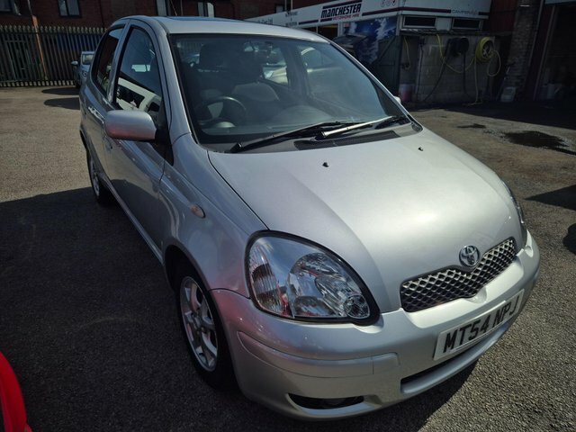 Toyota Yaris 1.3 Vvt-i T Spirit Silver #4
