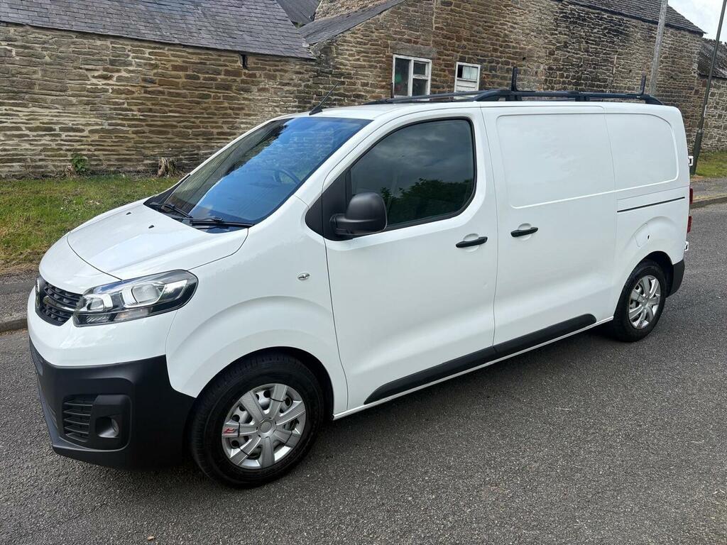Vauxhall Vivaro Panel Van 1.5 Turbo D 2700 Dynamic L1 H1 Euro 6 S White