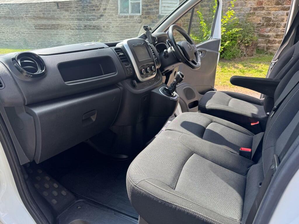 Renault Trafic Panel Van 2.0 Dci Energy 28 Sport Nav Swb Standard TEMP277 White #6