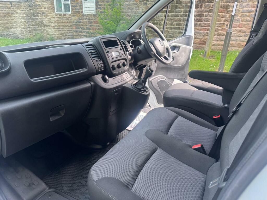 Renault Trafic 2.0 Ll30 Energy Dci 145 Sport My19 2020 Grey #6