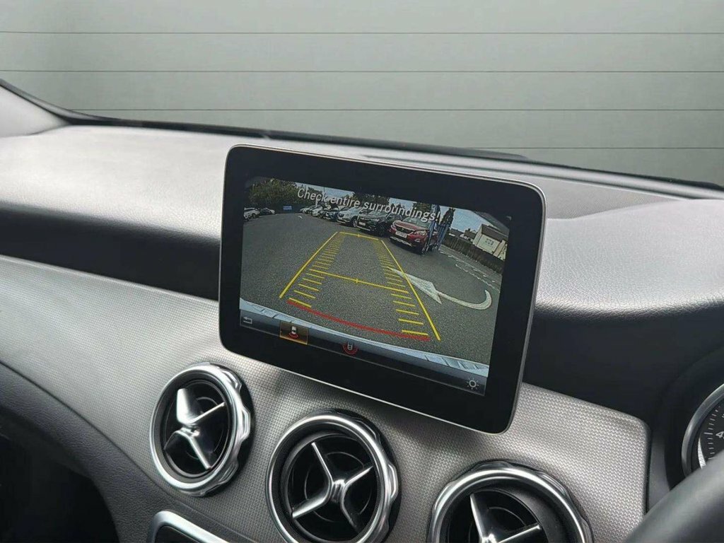 Mercedes-Benz GLA Class 1.6L Urban Edition RX69UEG White #2