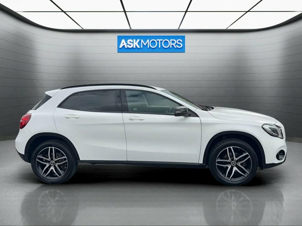 Mercedes-Benz GLA Class 1.6L Urban Edition RX69UEG White #5