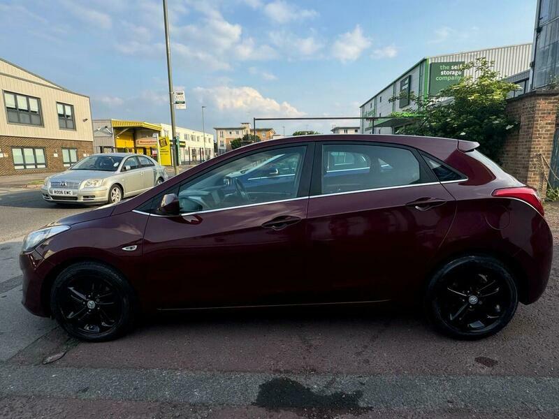 Hyundai I30 1.6 Se Euro Red #5