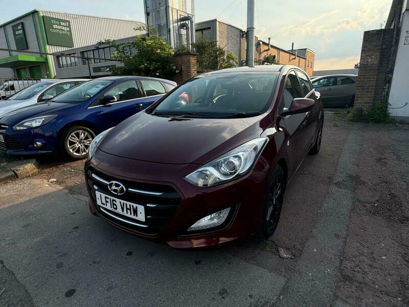 Hyundai I30 1.6 Se Euro Red #3