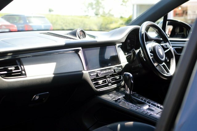 Porsche Macan V6 Gts Suv CA20AWX Grey #3