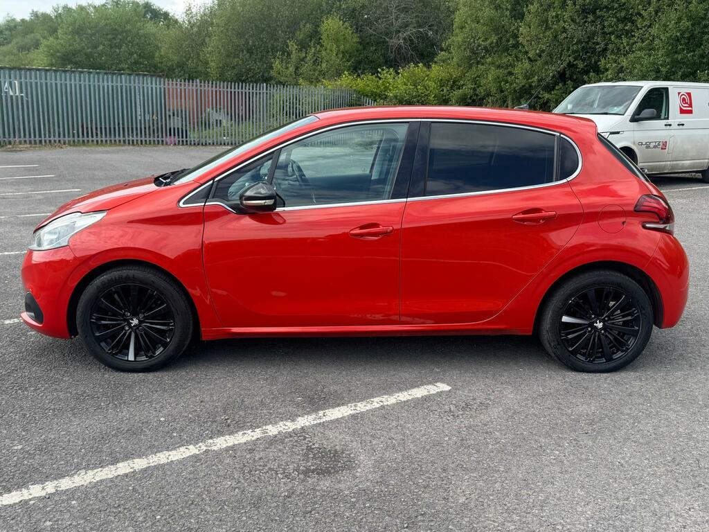 Peugeot 208 Allure Orange #3