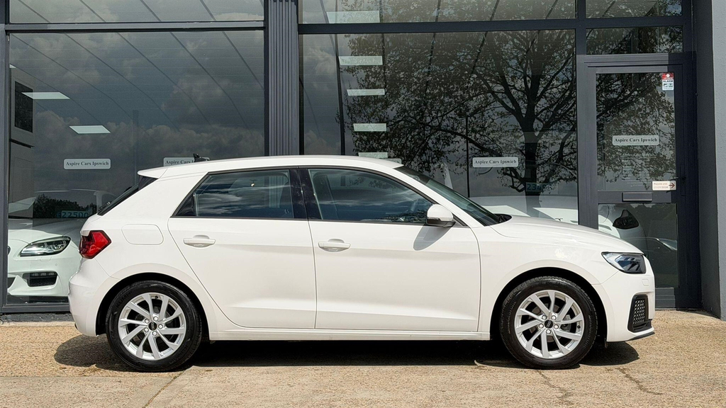 Audi A1 1.0 Tfsi 25 Sport Sportback Euro 6 Ss RE73XON  #3