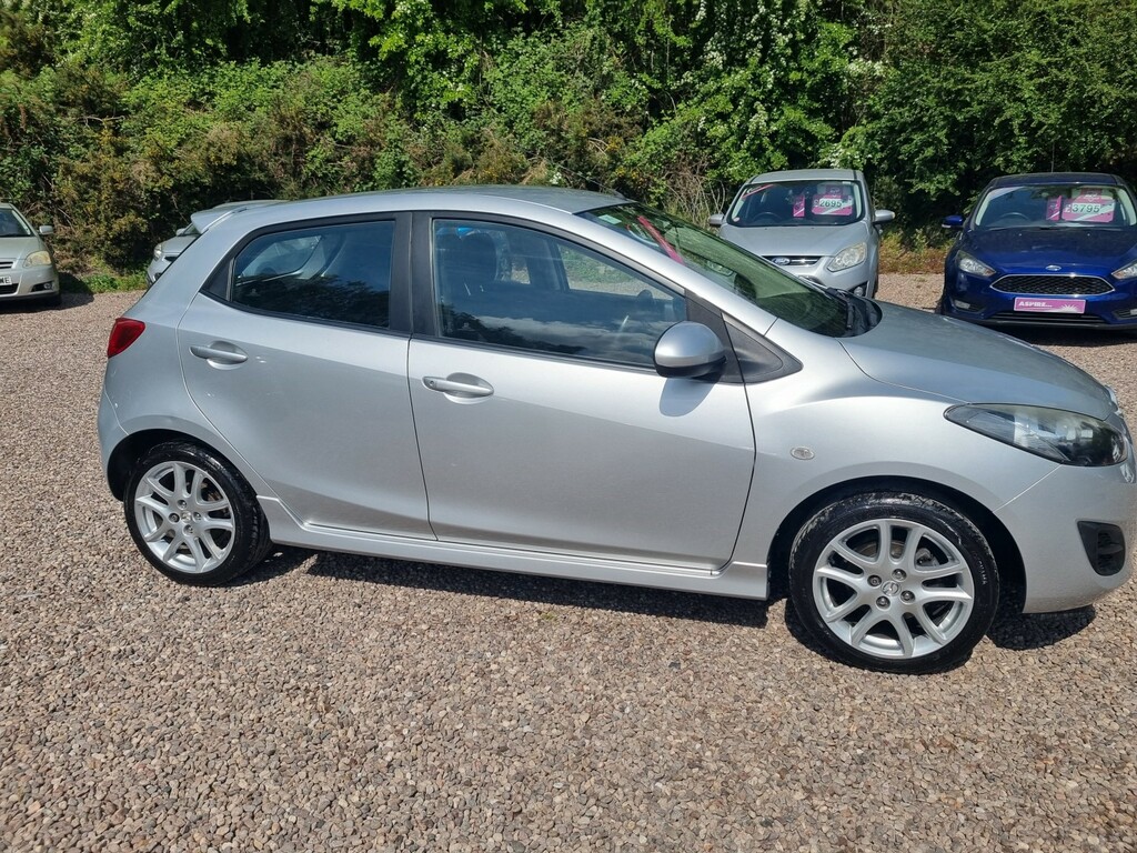 Mazda 2 Hatchback 1.3 Tamura 2011 Silver #2