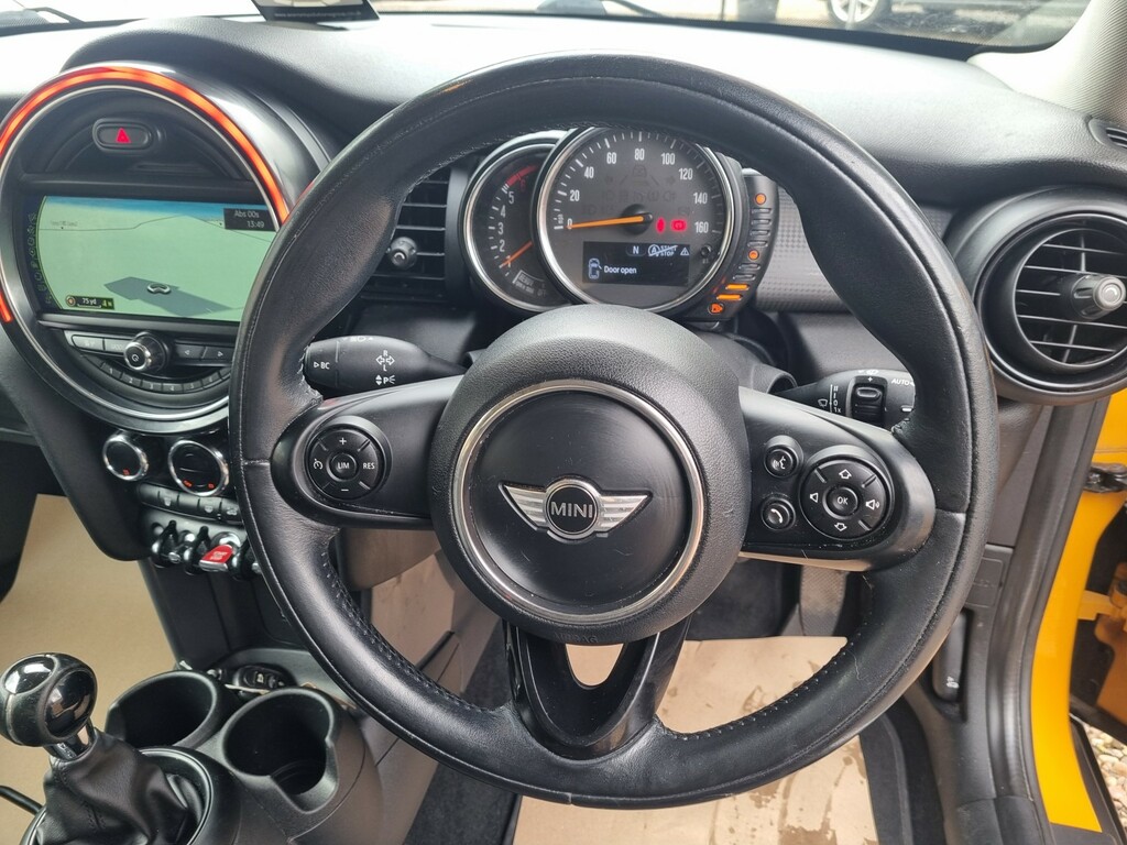 Mini Hatch Hatchback 1.5 Cooper D 3-Door Hatch 2015 SB64LFH Orange #5