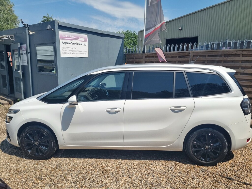 Citroen Grand C4 Picasso Mpv 1.2 Puretech Flair 2018 White #3