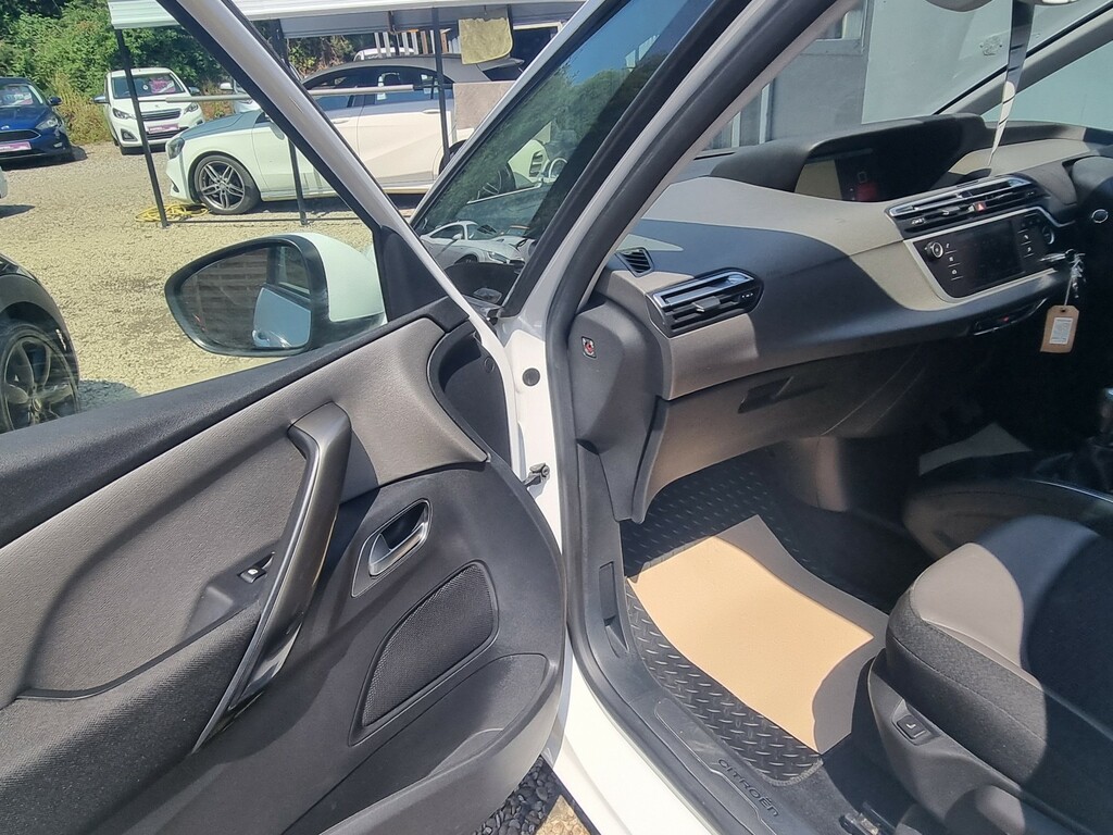 Citroen Grand C4 Picasso Mpv 1.2 Puretech Flair 2018 White #6