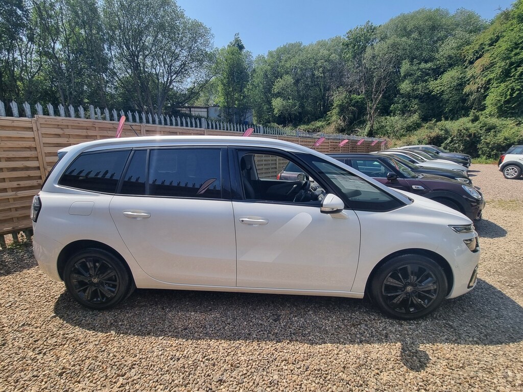 Citroen Grand C4 Picasso Mpv 1.2 Puretech Flair 2018 White #4