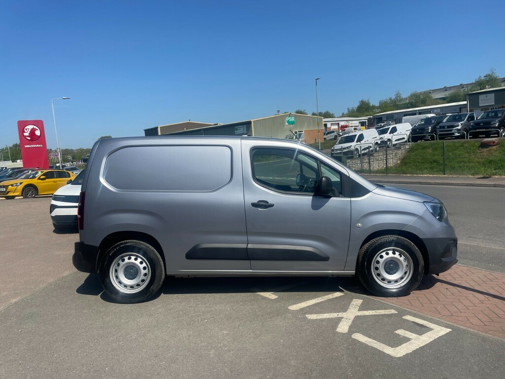 Vauxhall Combo-e Life L1 H1 Dynamic 2300 550Kwh FG75YRJ Grey #4