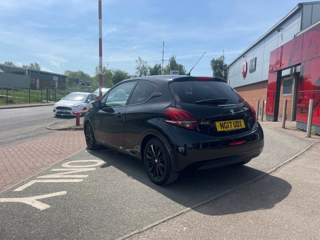 Peugeot 208 Black Edition 1.2 Puretech 82Ps NG17UDX Black #2