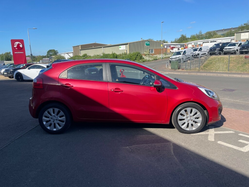 Kia RIO 2 1.25 84 Red #4