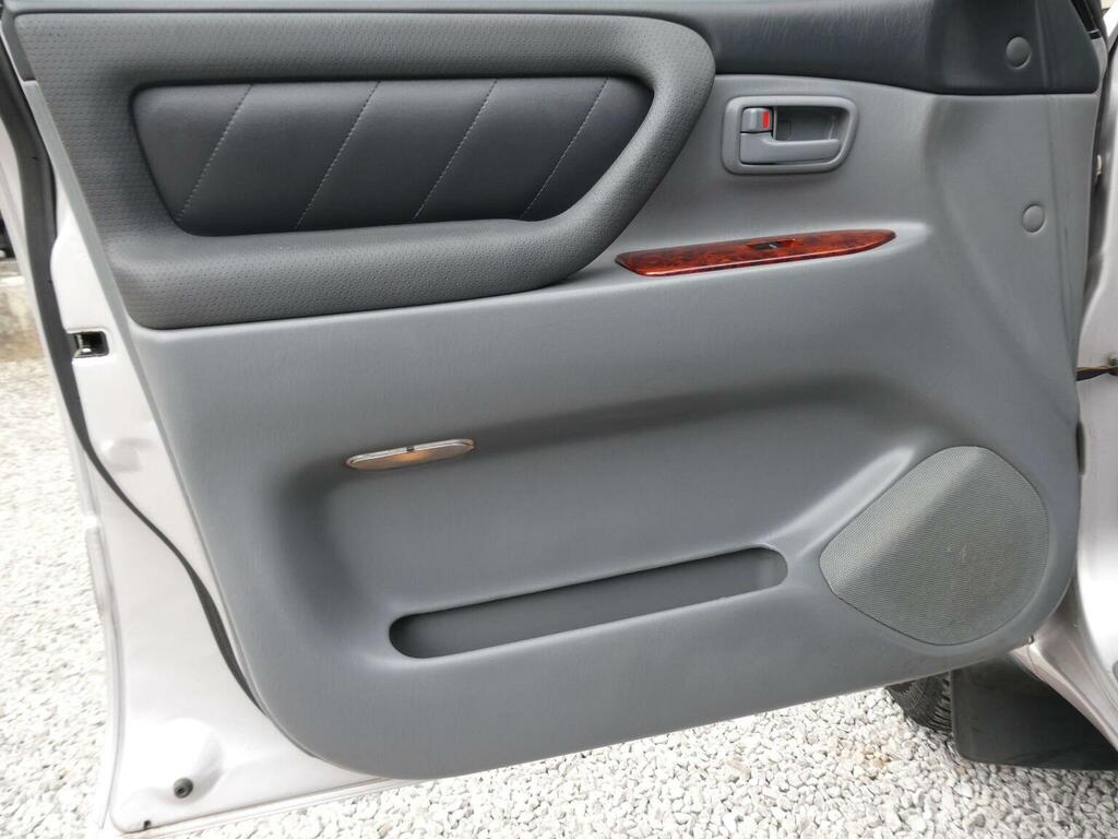 Toyota Land Cruiser Amazon Amazon 4.7 VX Silver #31