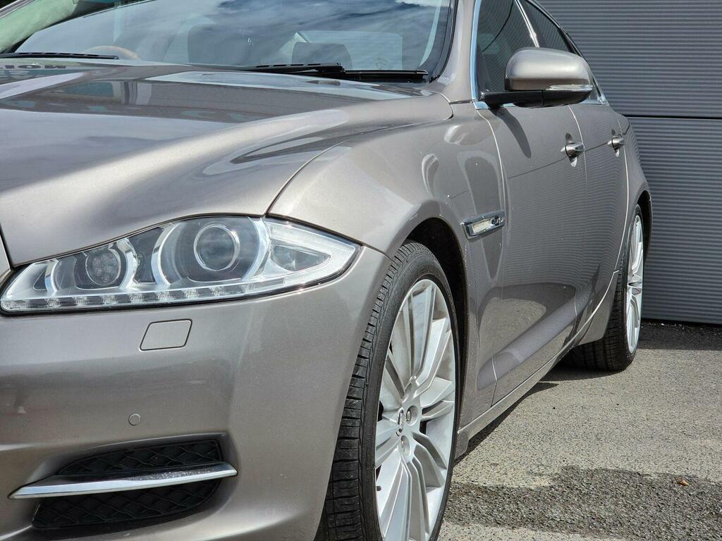 Jaguar XJ Saloon 5.0 V8 Portfolio Euro 5 201060 Grey #4