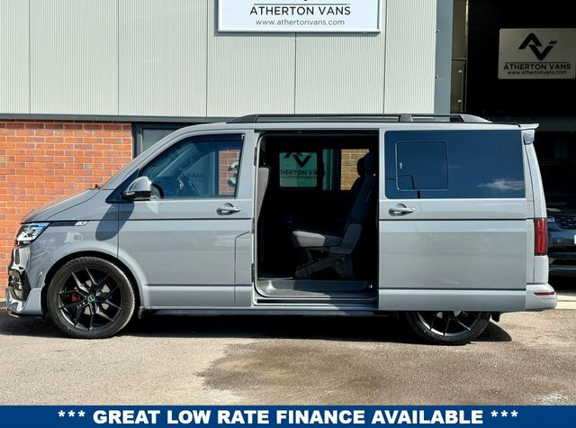 Volkswagen Transporter 2.0 Tdi T30 H-line Kombi Day Van Dsg Fw SA04LAP Black #2