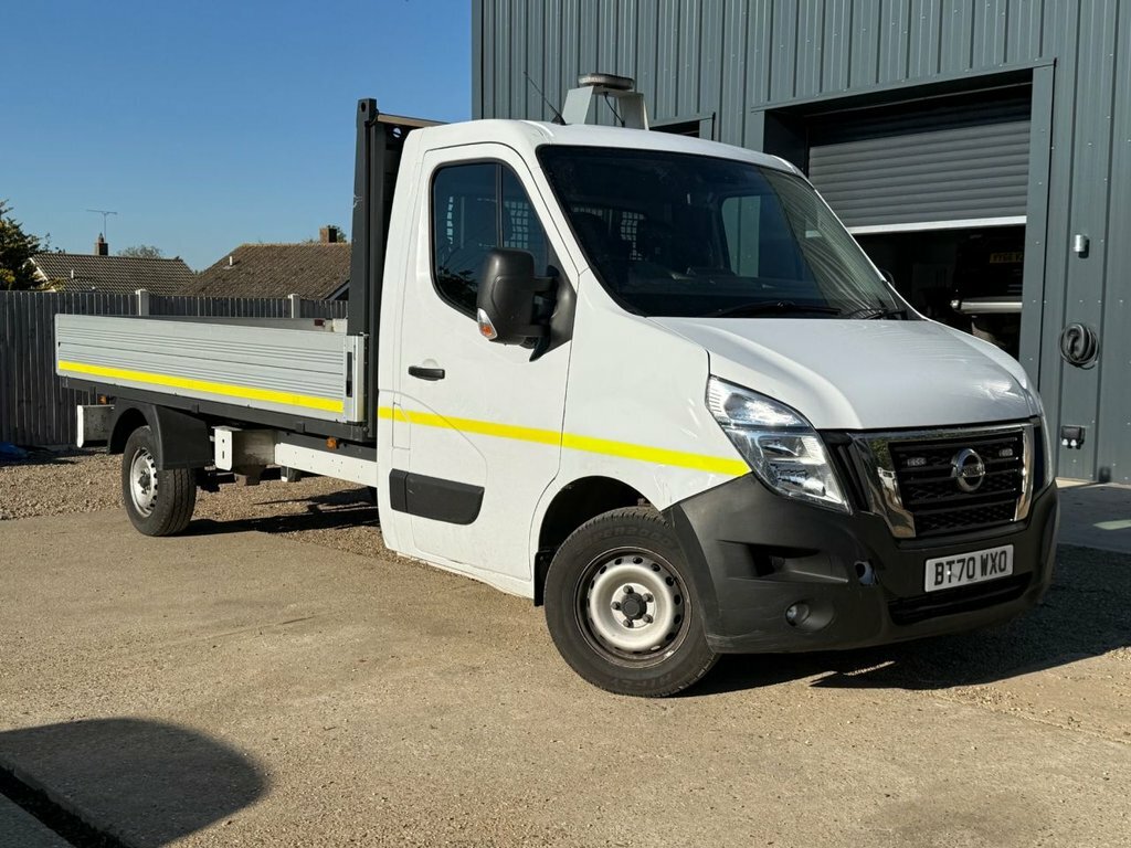 Nissan NV400 2.3L Tekna White