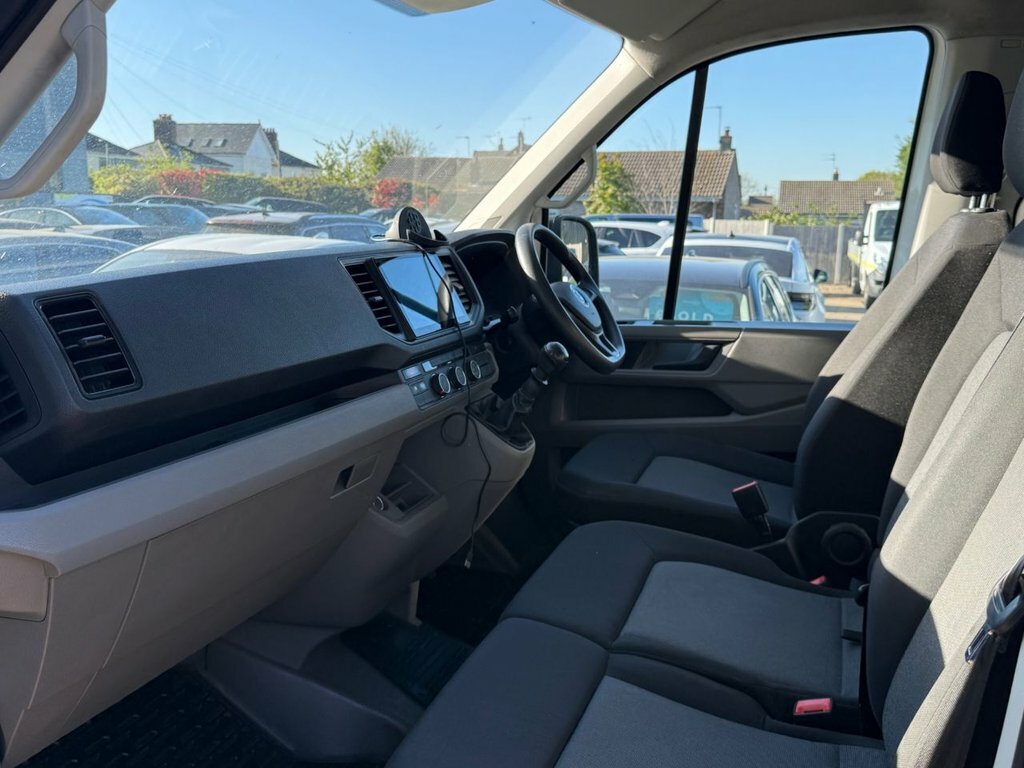 Volkswagen Crafter 2L Startline BF22EWM White #4
