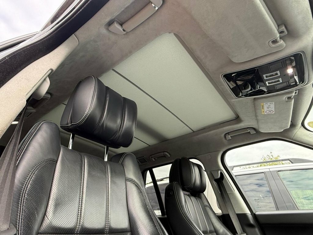 Land Rover Range Rover 4.4L Autobiography 5dr W50ACS Black #2