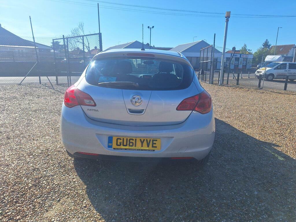 Vauxhall Astra 1.4 16V Excite Euro 5 Silver #2