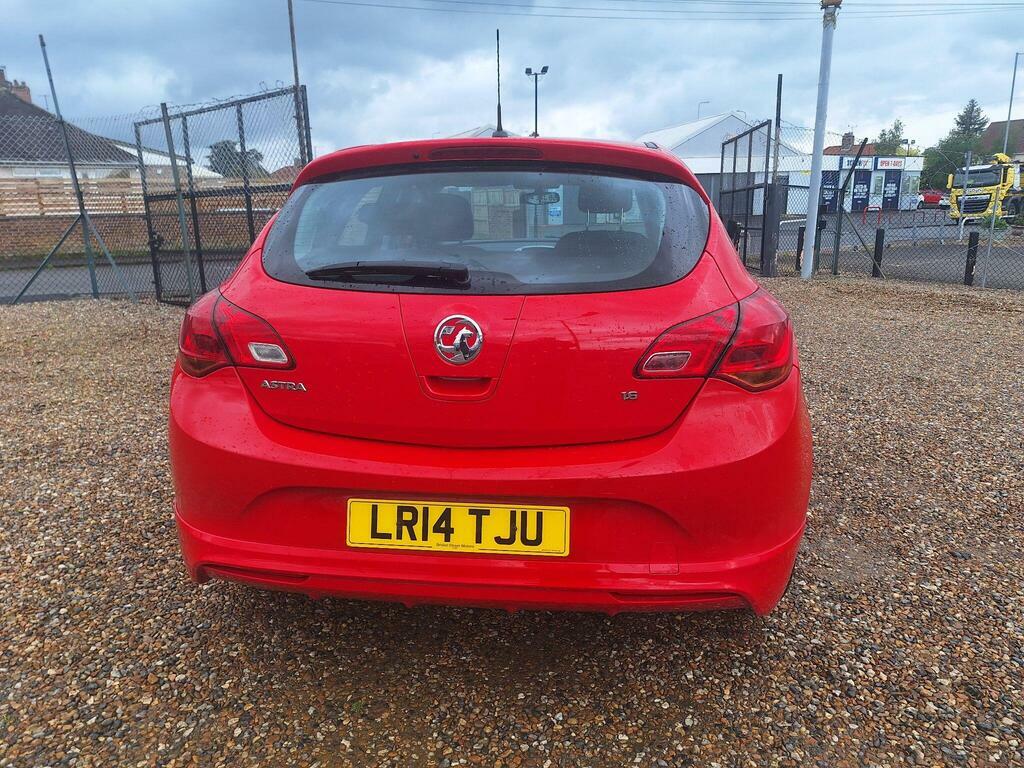 Vauxhall Astra 1.6 16V Limited Edition Euro 5 LR14TJU Red #4