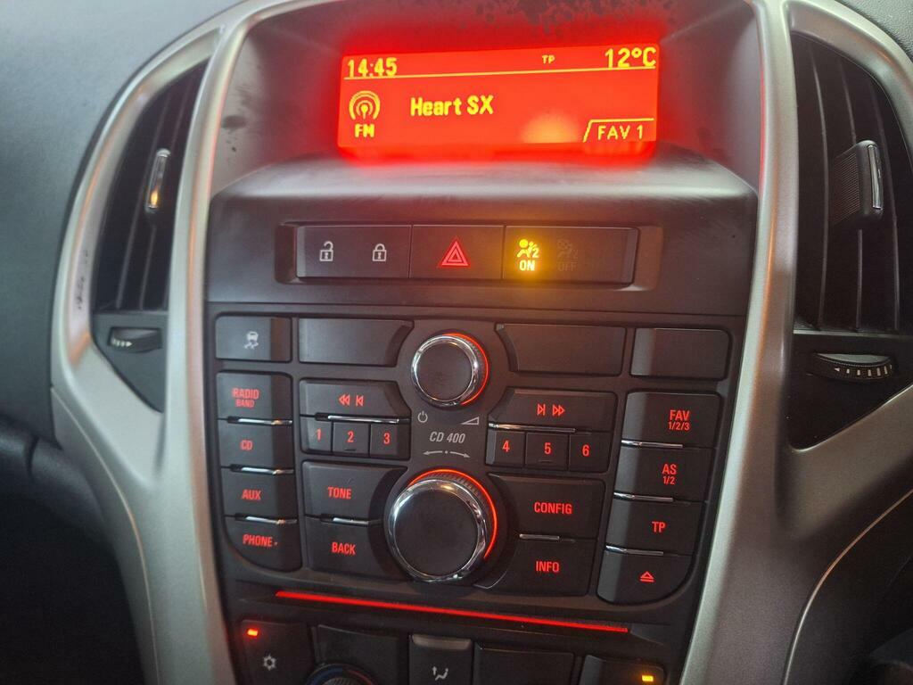 Vauxhall Astra 1.6 16V Limited Edition Euro 5 LR14TJU Red #6