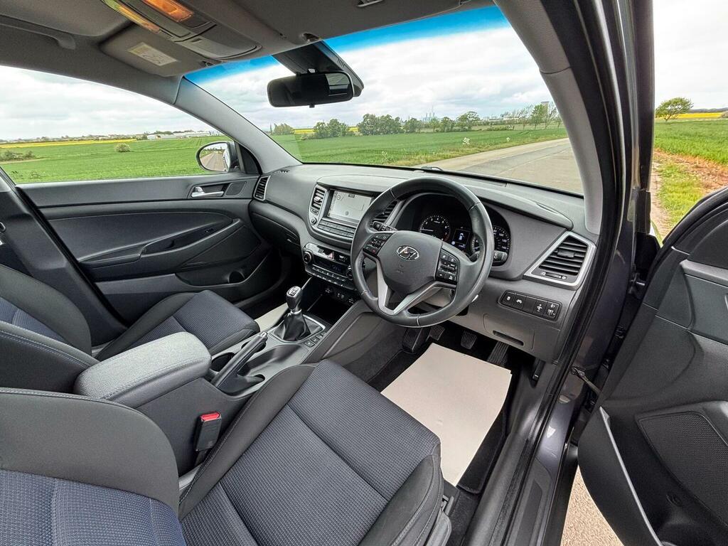 Hyundai Tucson Suv 1.6 Gdi Blue Drive Se Nav Euro 6 Ss 20 YY18RUJ Grey #6