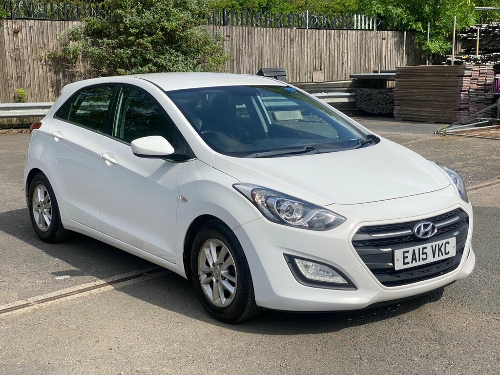 Hyundai I30 1.6 Crdi Blue Drive Se Euro 6 Ss EA15VKC White #4