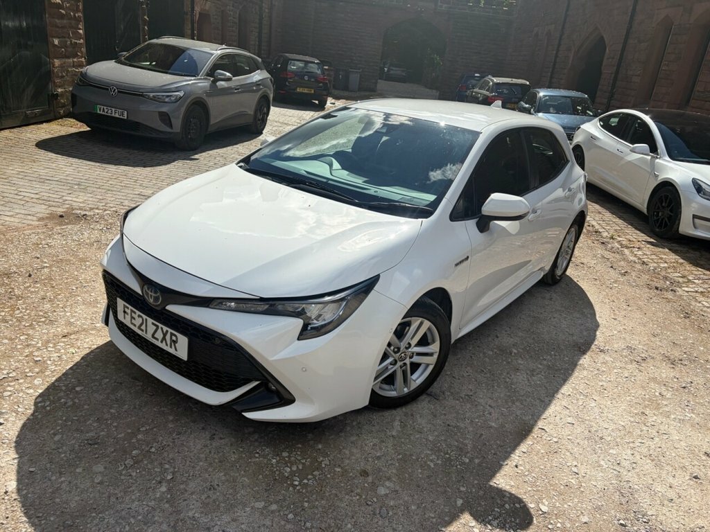 Toyota Corolla 1.8 Vvt-h Gpf Icon Tech Hatchback Hybri White