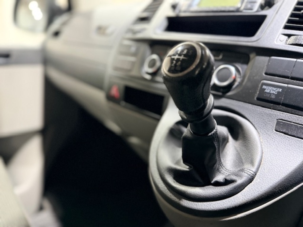Volkswagen Transporter Shuttle 2.0 Bitdi Black #15
