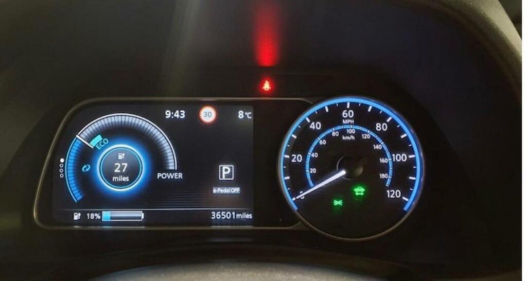 Nissan Leaf 39Kwh N-connecta BG22KVX Red #5