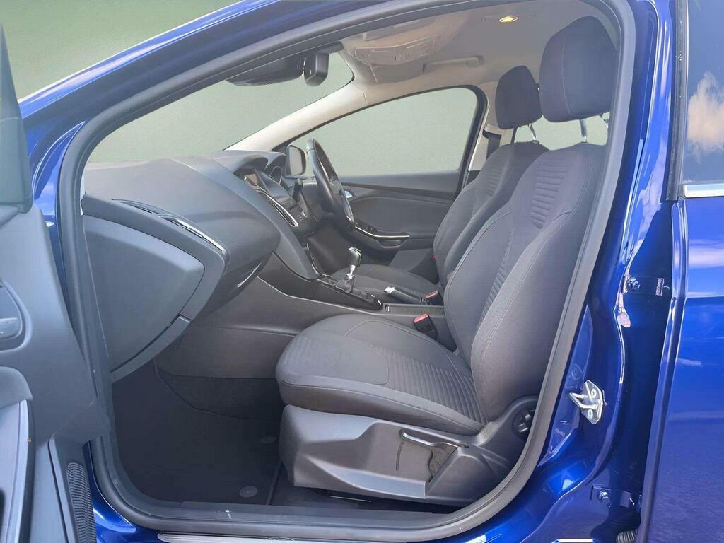 Ford Focus 1.0T Ecoboost Titanium Hatchback Blue #4