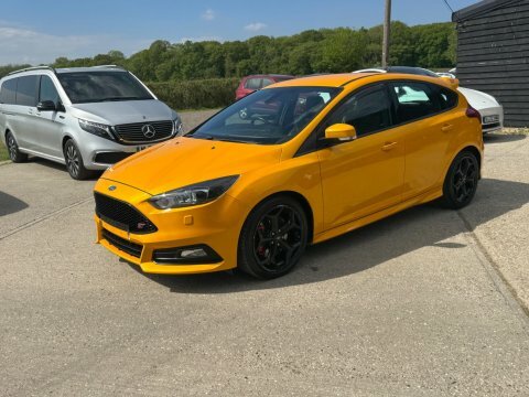 Ford Focus 2.0T Ecoboost St-3 KE15EAT Yellow #2