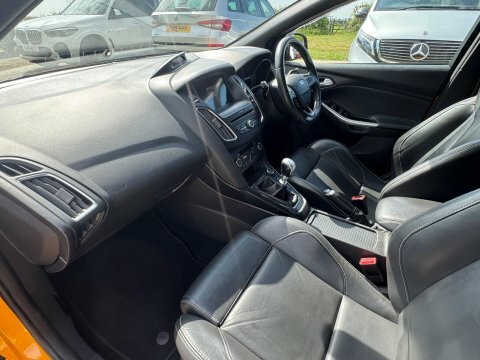 Ford Focus 2.0T Ecoboost St-3 KE15EAT Yellow #3