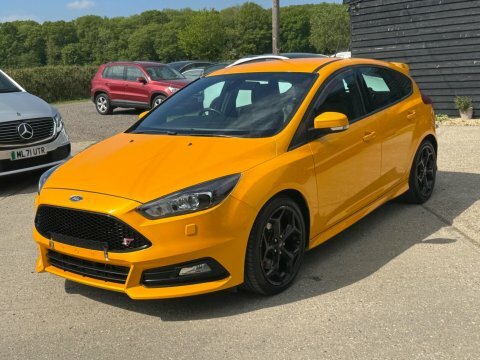 Ford Focus 2.0T Ecoboost St-3 KE15EAT Yellow #4