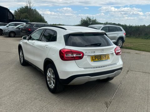 Mercedes-Benz GLA Class 1.6 Gla200 Se LP68RYJ White #5