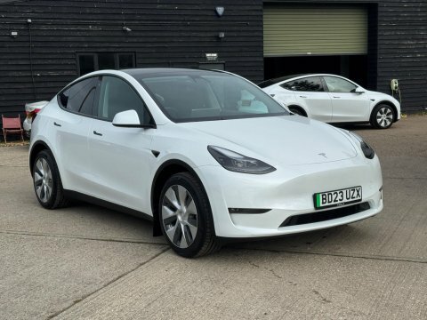 Tesla Model Y Dual Motor Long White
