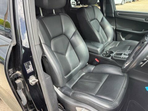 Porsche Macan 2.0T Pdk 4Wd WR18TWJ Black #2